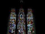 [Cliquez pour agrandir : 108 Kio] Lyon - La basilique Notre-Dame-de-Fourvière : l'église haute : vitrail de Marie, reine des Patriarches.